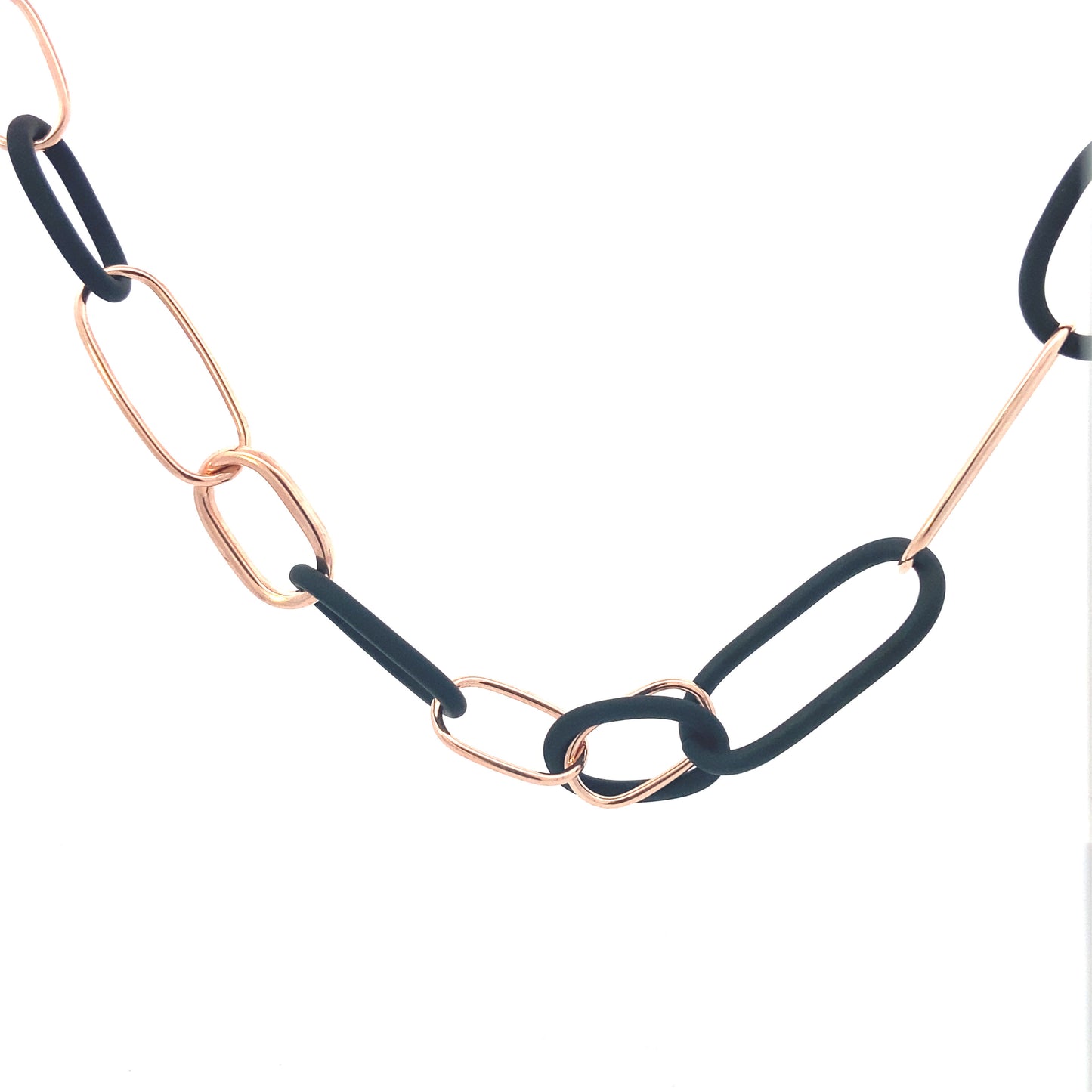 Marcello Pane Linked Black and Rose Necklace | Marcello Pane | Luby 
