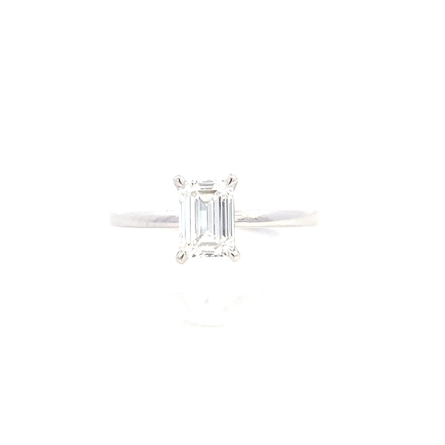 14K Lab Grown Diamond Solitaire Engagement Ring | Smiling Rocks | Luby 