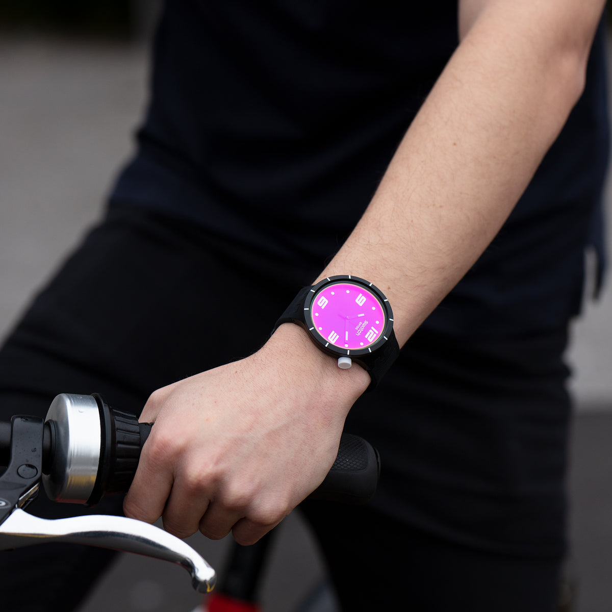 Futuristic Black | Swatch | Luby 