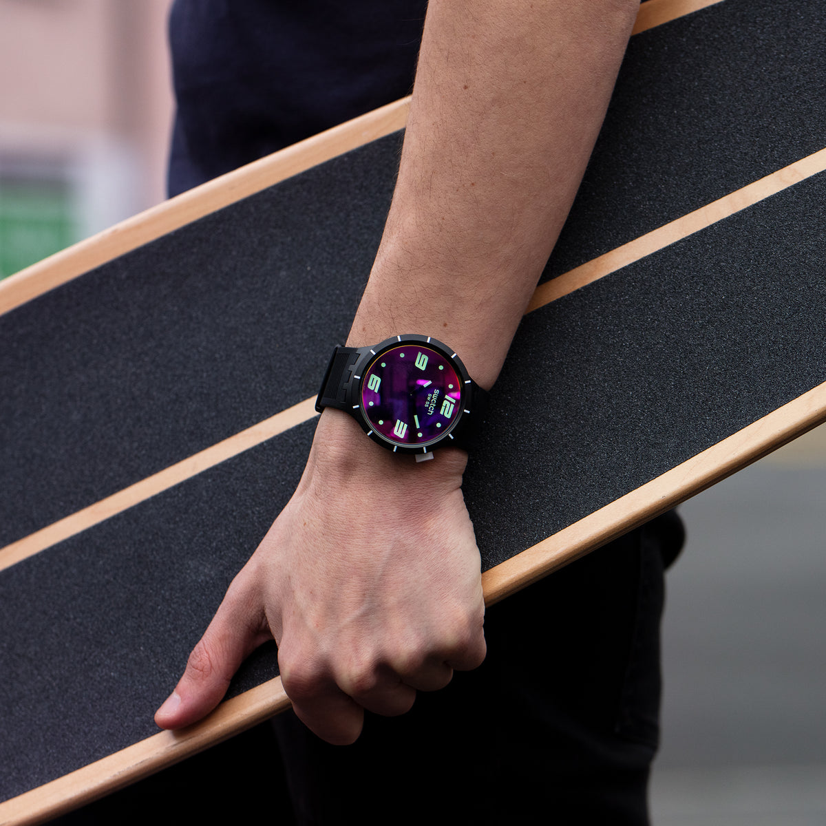 Futuristic Black | Swatch | Luby 