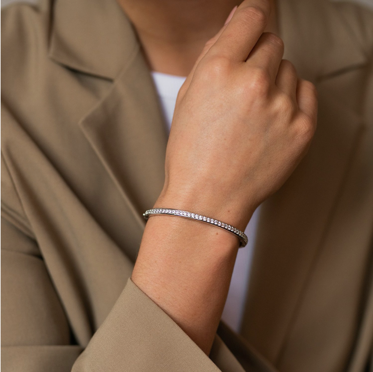 OVAL-SHAPED BANGLE BRACELET | Ti Sento Milano | Luby 