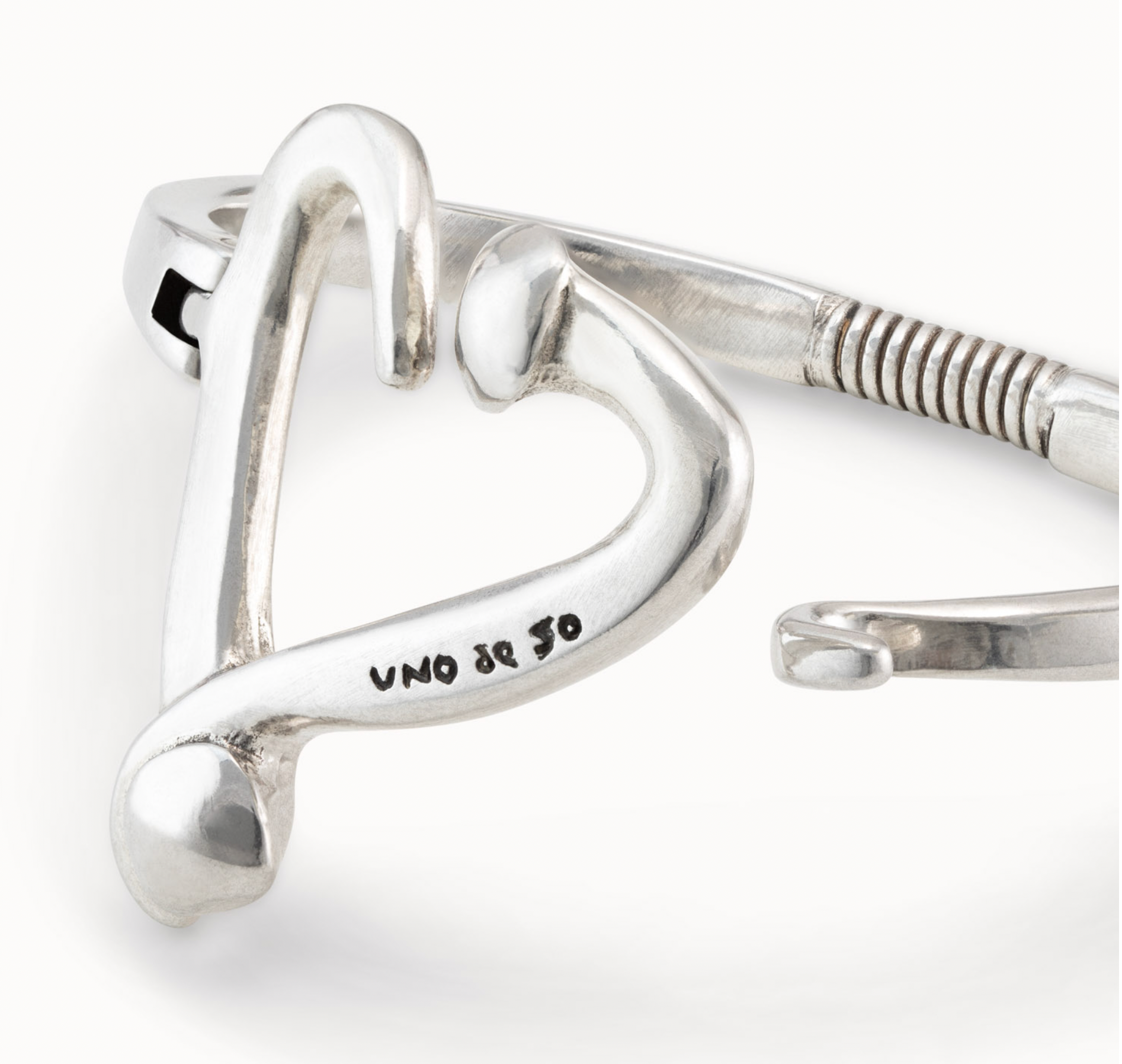 PULSERA ONE LOVE | Uno de 50 | Luby 