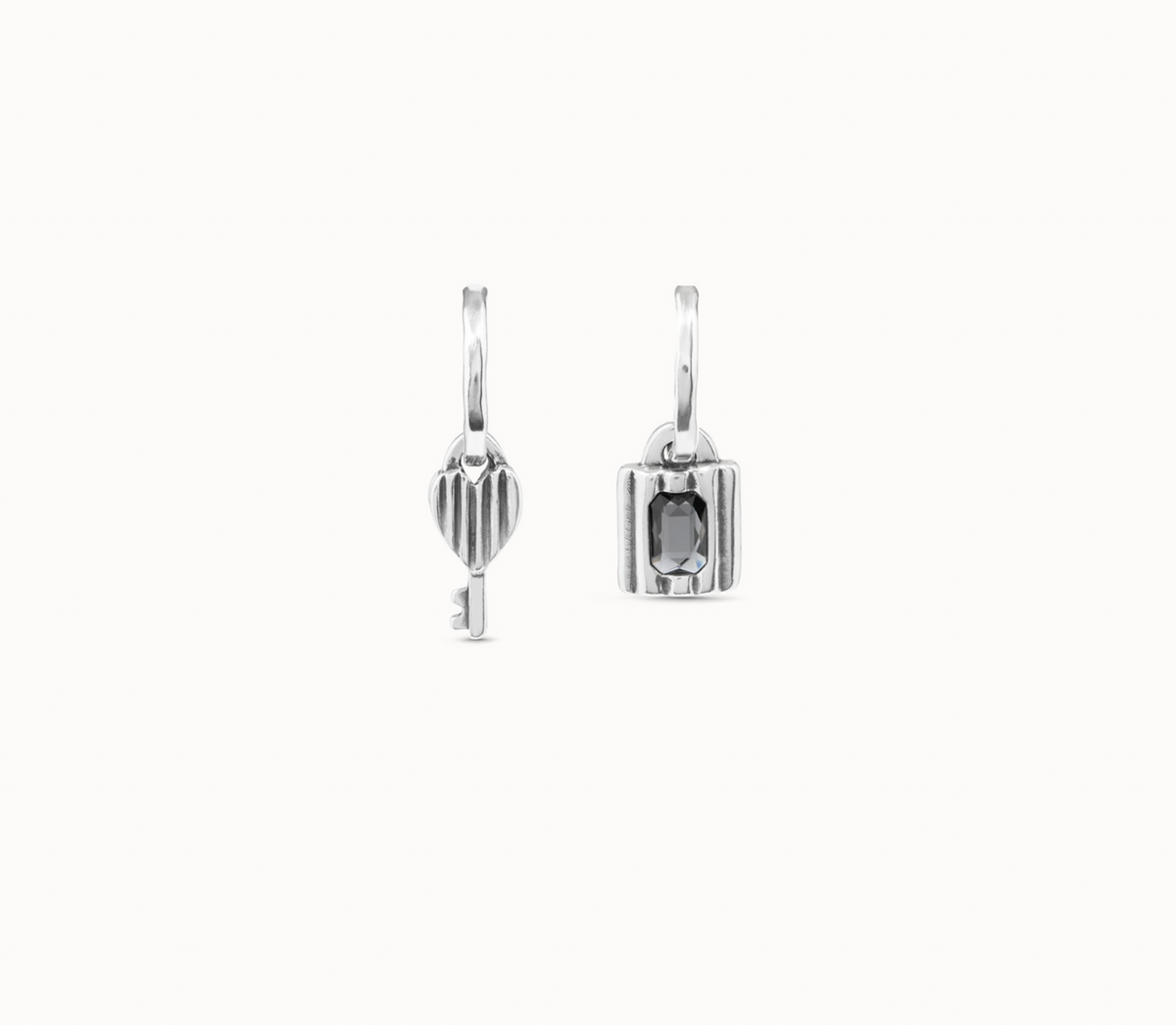 PENDIENTES MAGIC KEY | Uno de 50 | Luby 