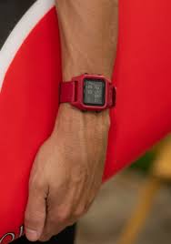 STAPLE RED | Nixon | Luby 