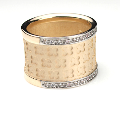 Clover Ring