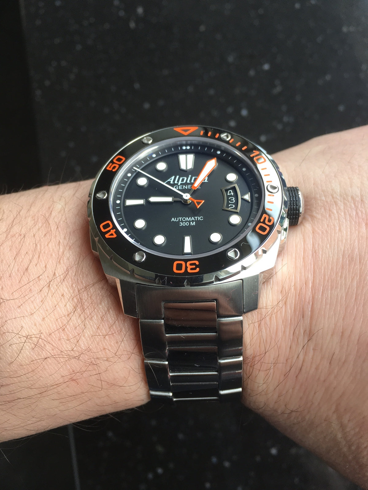 Seastrong Diver 300 Automatic (Silver-Black) | Alpina | Luby 