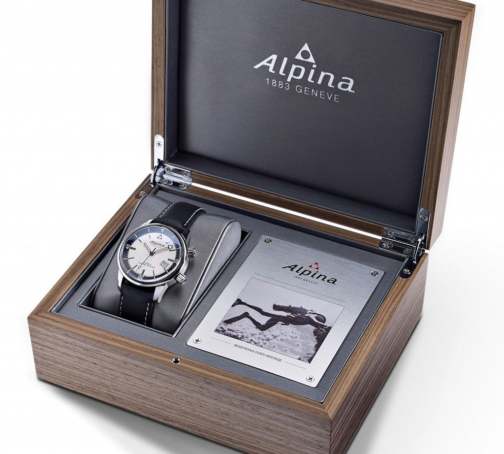 Seastrong Diver 300 Heritage (White) | Alpina | Luby 