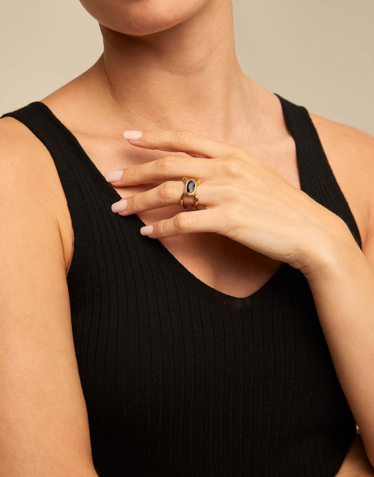 ANILLO GUARDIAN (Gold-Plated/ Black) | Uno de 50 | Luby 