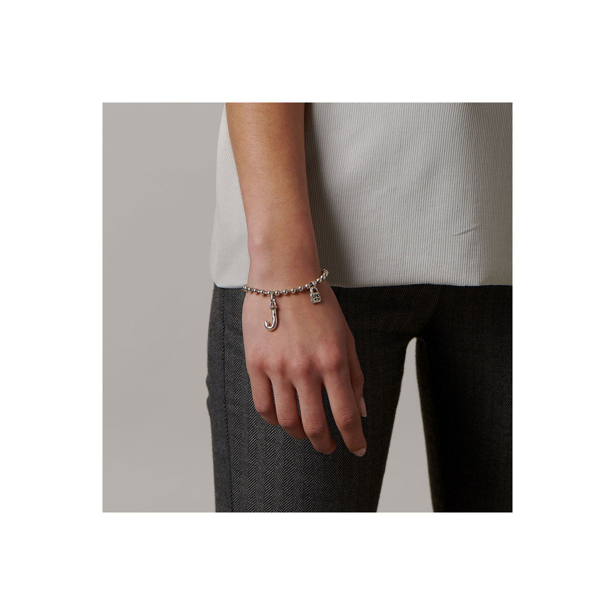 LETTER J | Uno de 50 | Luby 