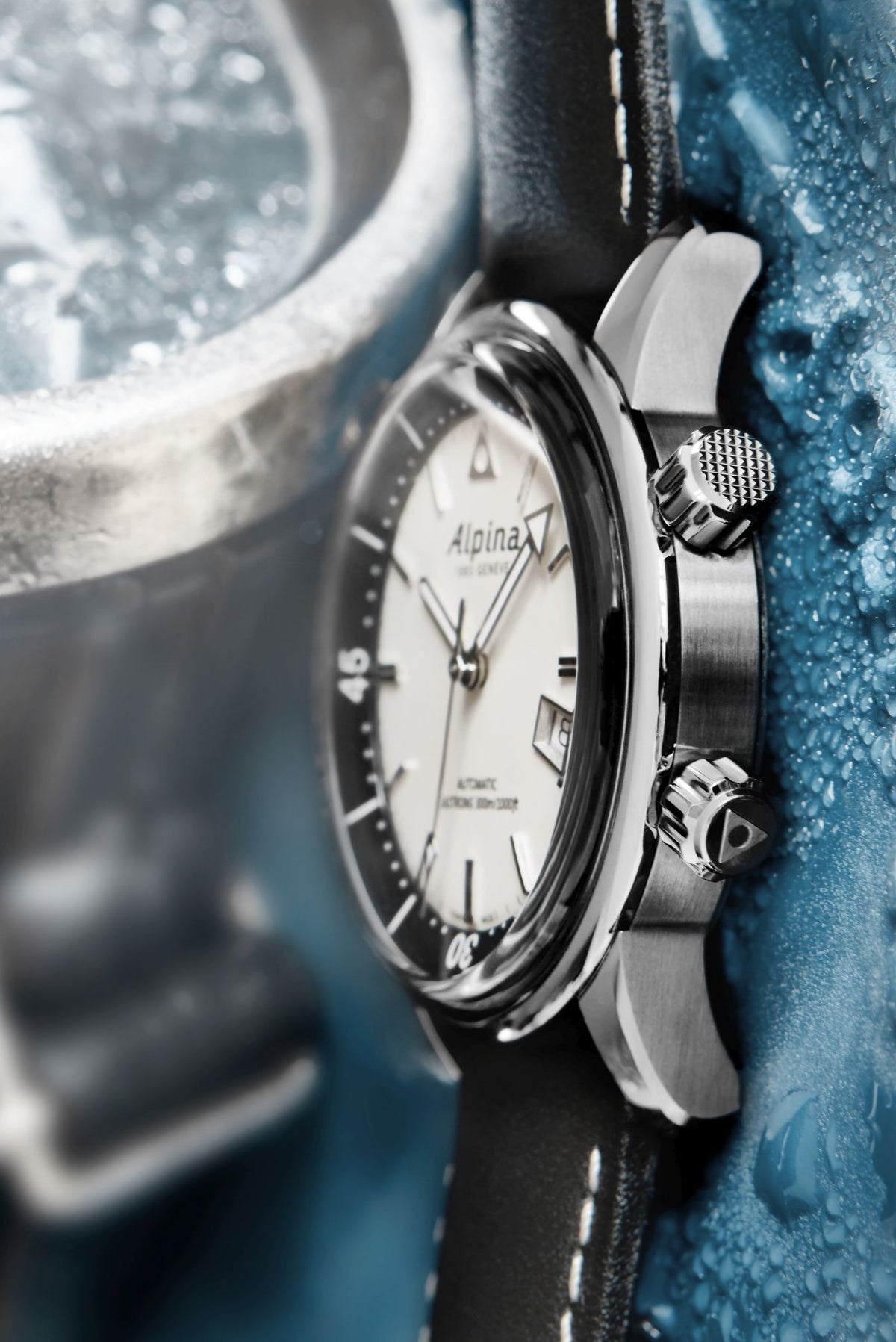 Seastrong Diver 300 Heritage (White) | Alpina | Luby 
