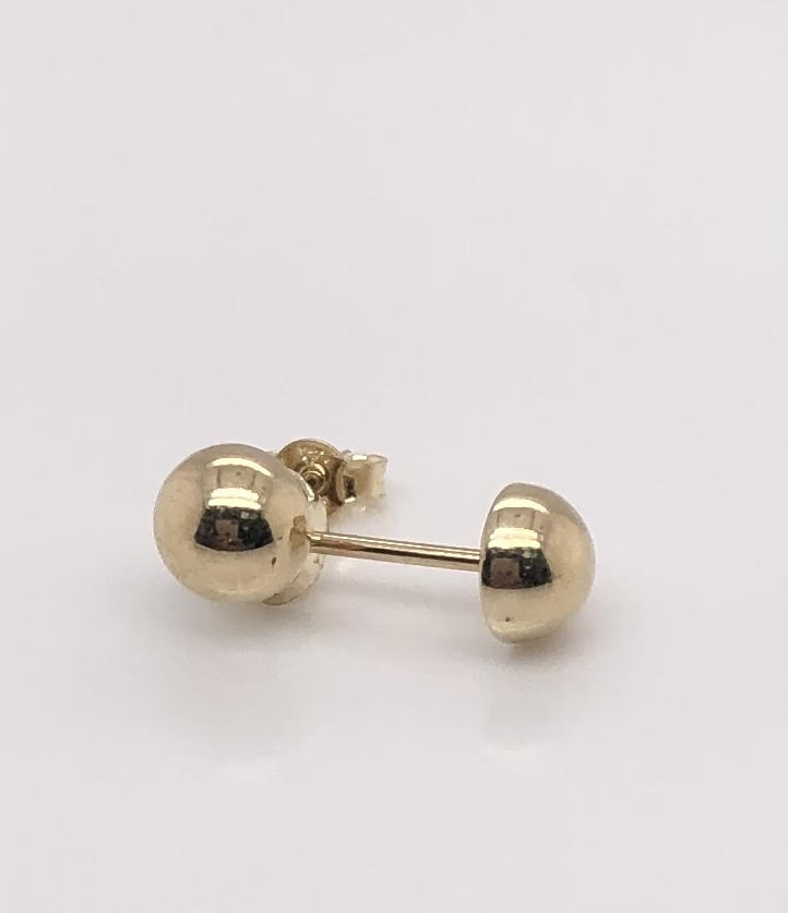 Plain Round 14k Gold Stud Earrings | Luby Gold Collection | Luby 