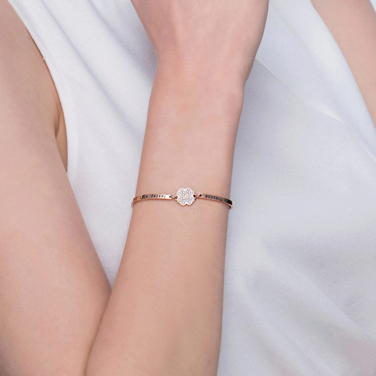Chakra Four-Leaf Clover Pendant Bracelet (Rose-Gold) | Brosway Italia | Luby 