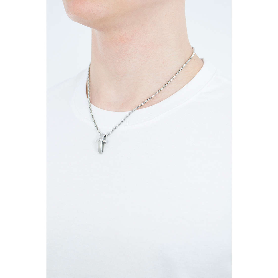 Crux Matte Silver Cross Necklace (Silver) | Brosway Italia | Luby 