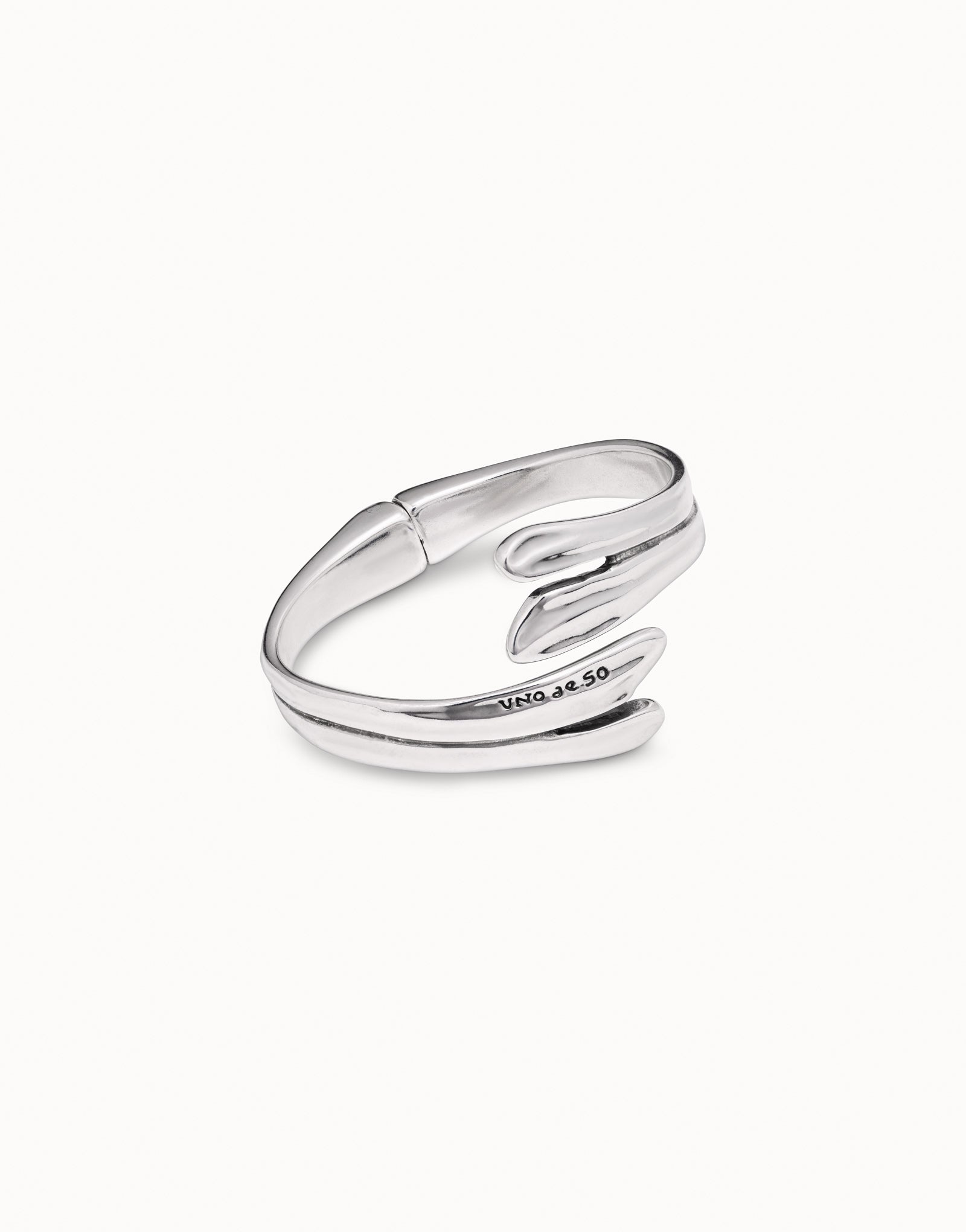 PULSERA LEAF-ME-ALONE | Uno de 50 | Luby 