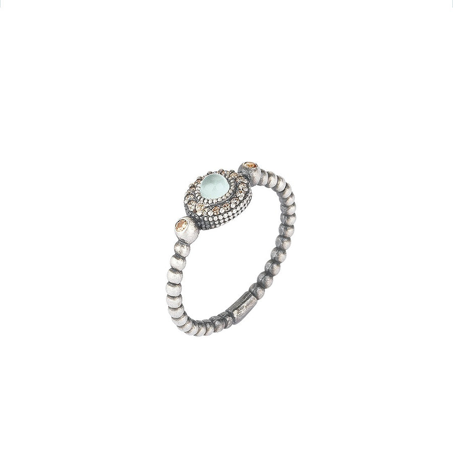 Anillo de plata con calcedonia